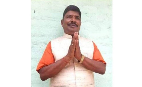 घूस लिँदालिँदै समातिएका विष्णुपुर गाउँपालिका अध्यक्ष निलम्बित